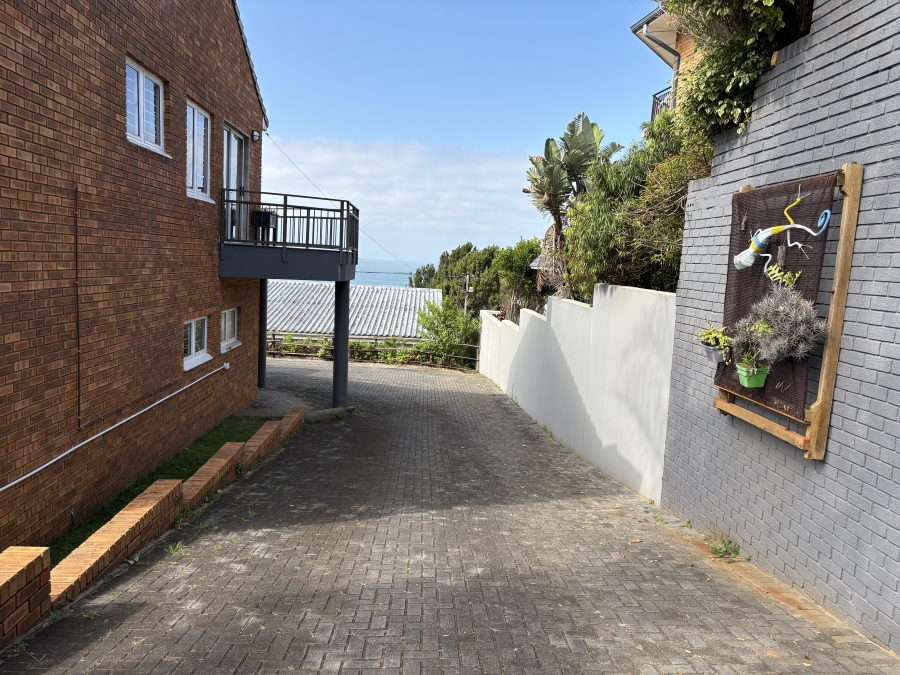 6 Bedroom Property for Sale in Cintsa East Eastern Cape